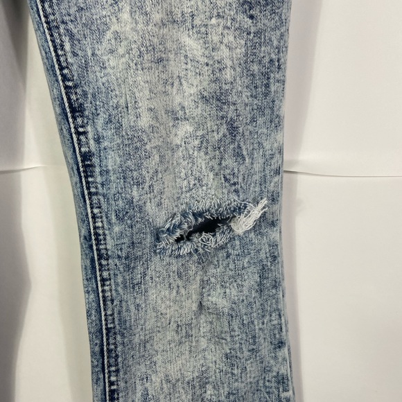 Harmony + Havoc Acid Washed Distressed Jeans 7 - Picture 4 of 7